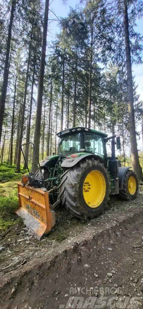 John Deere 6155 R Erdészeti traktorok