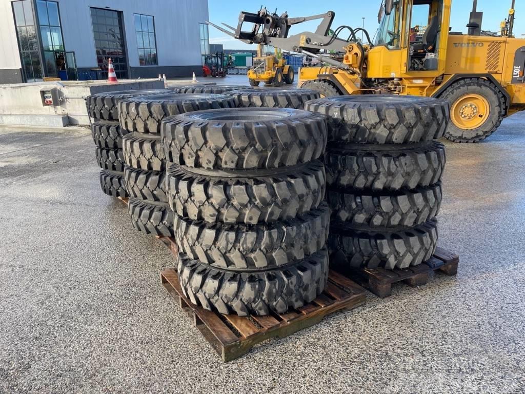  Tiron 10.00-20 Crane tires 3x sets Gumikerekes kotrók