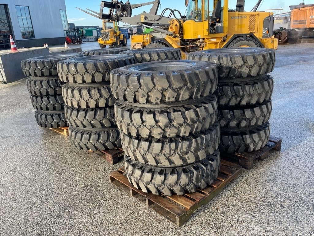  Tiron 10.00-20 Crane tires 3x sets Gumikerekes kotrók