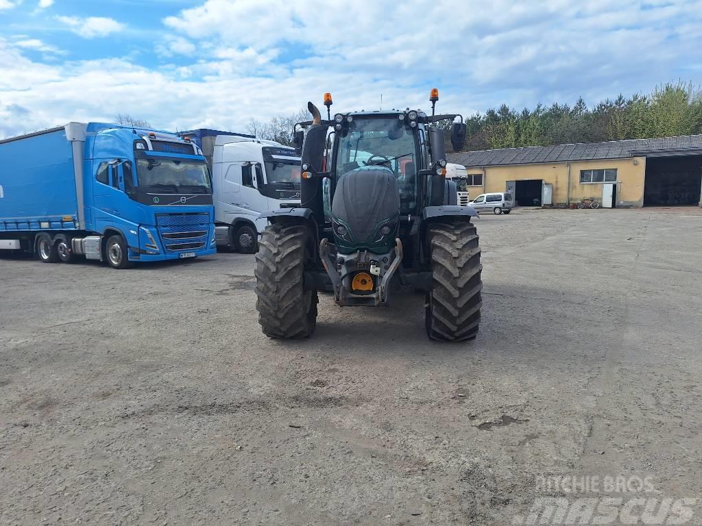 Valtra T 234 Traktorok