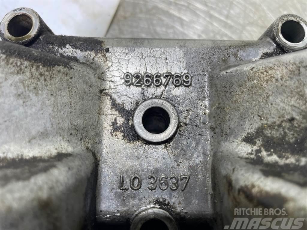 Liebherr L544-9266769-Oil filter bracket/Oelfilterkonsole Motorok