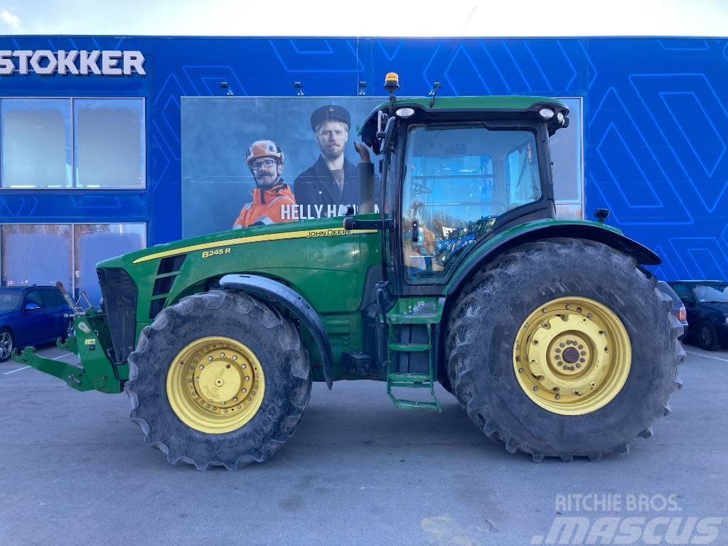 John Deere 8245 R Traktorok