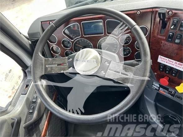 Mack PINNACLE CXU613 Nyergesvontatók