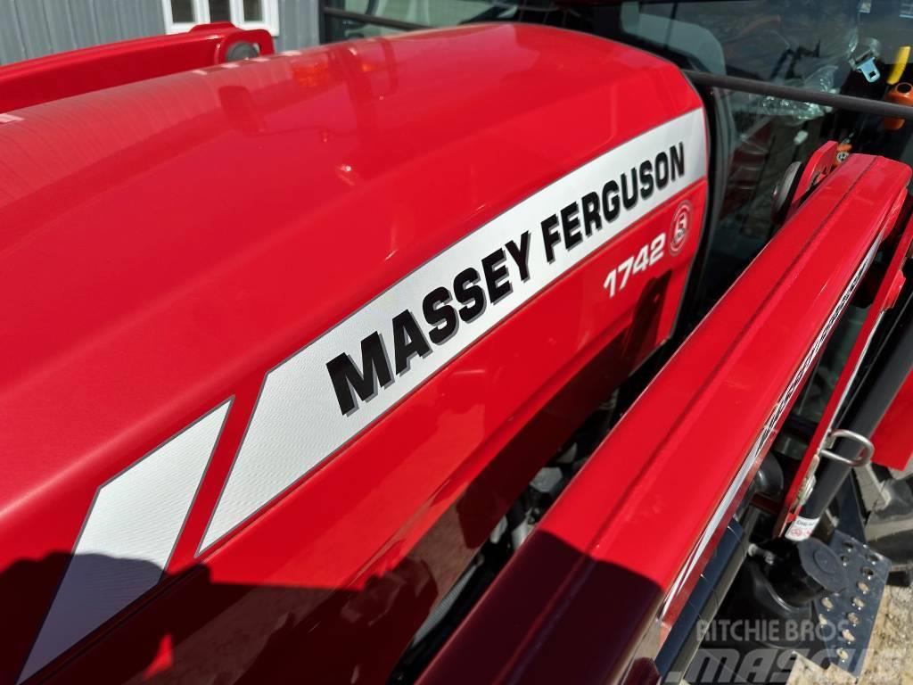 Massey Ferguson 1742 Traktorok