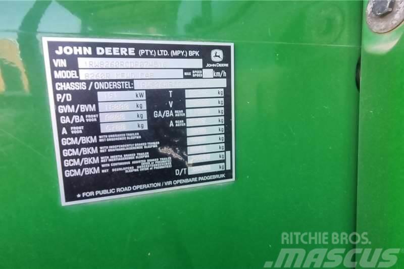 John Deere 8260R Traktorok