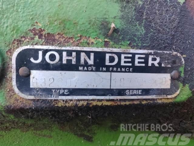 John Deere 6329D Motorok