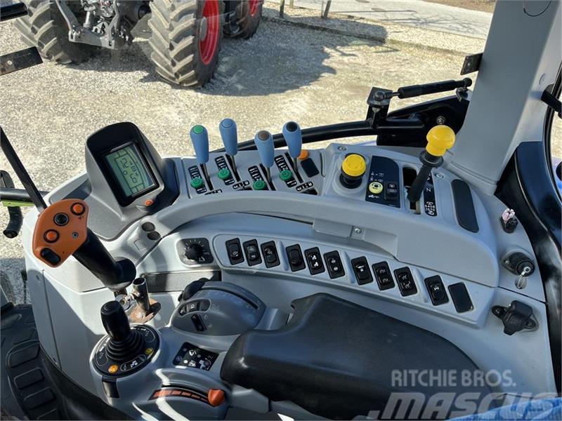 New Holland T7060 Med frontlæsser Traktorok