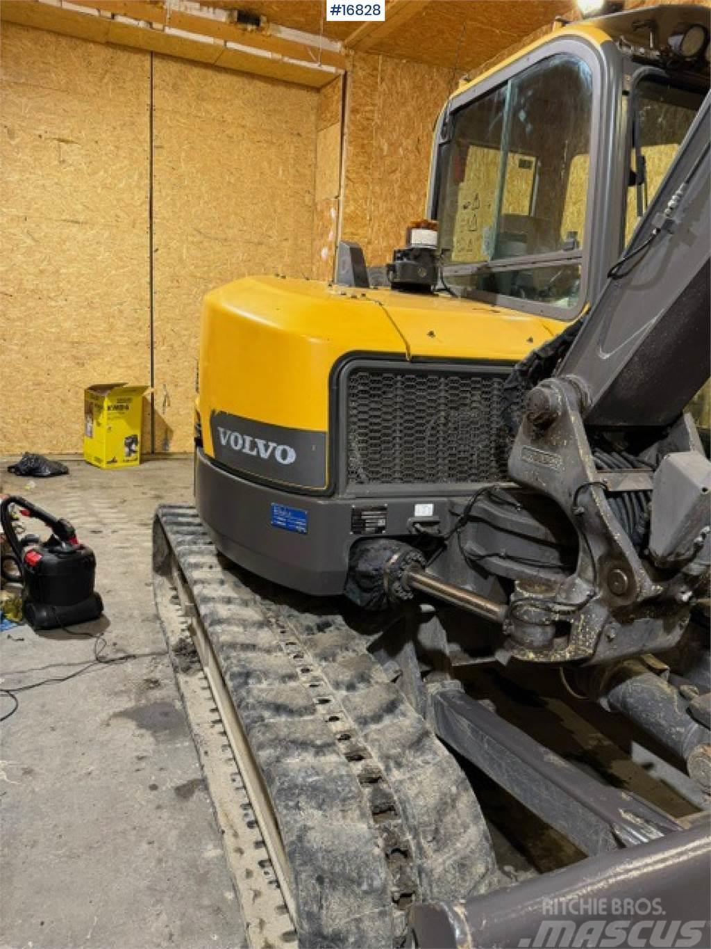 Volvo ECR88D Tracked excavator w/ bucket and tilt Lánctalpas kotrók
