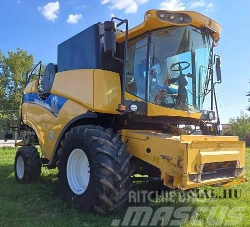 New Holland CX 5080 Combine harvesters