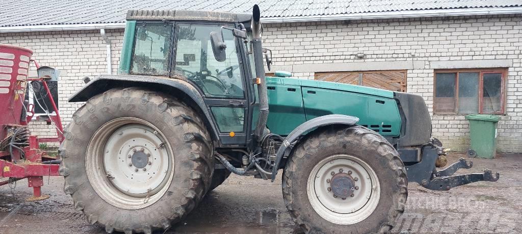 Valtra 8950-4 Traktorok