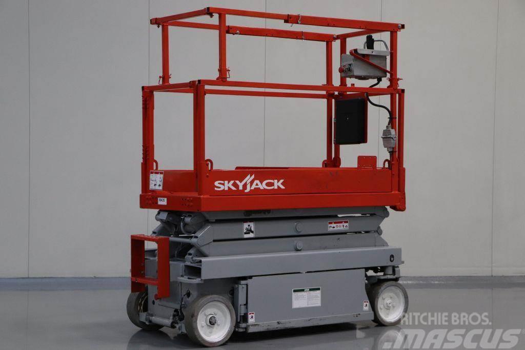 SkyJack SJIII-3215 Ollós emelők