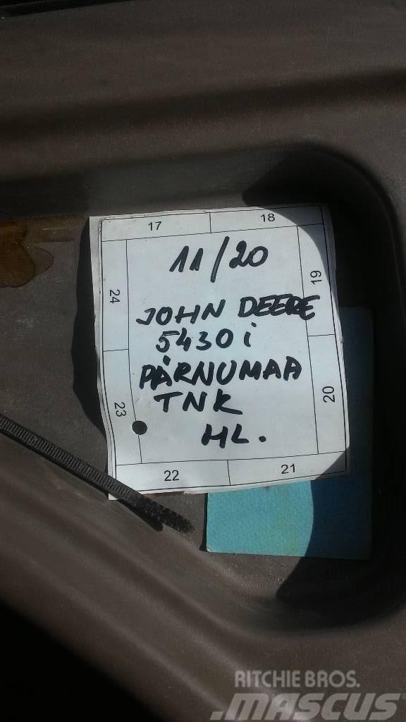 John Deere 5430 I Önjáró trágyaszórók