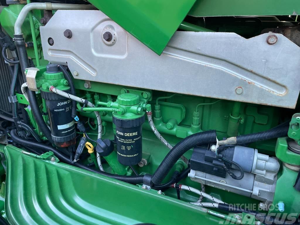 John Deere 6830 Premium AutoPowr Traktorok
