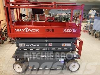 SkyJack SJ 3219 Ollós emelők