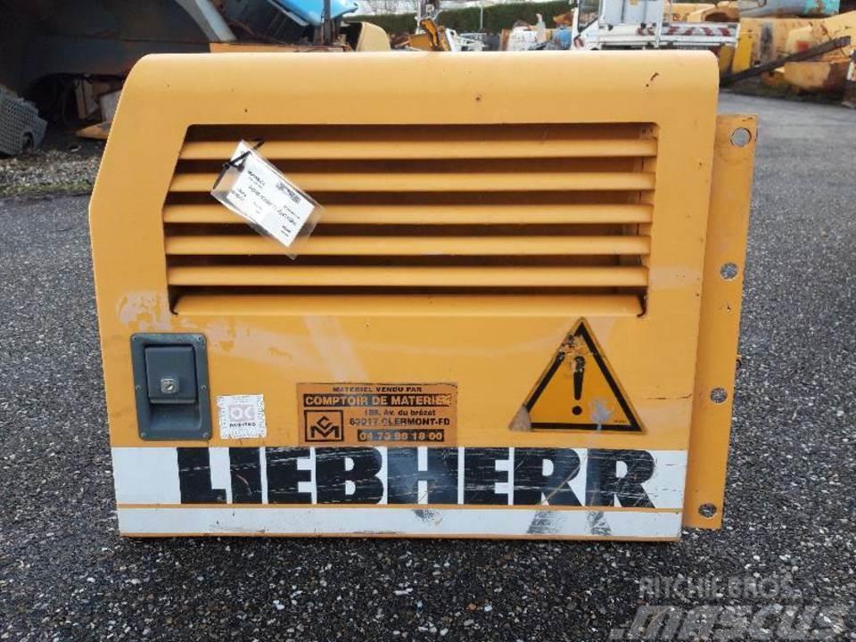 Liebherr R900LI Vezetőfülke és belső tartozékok