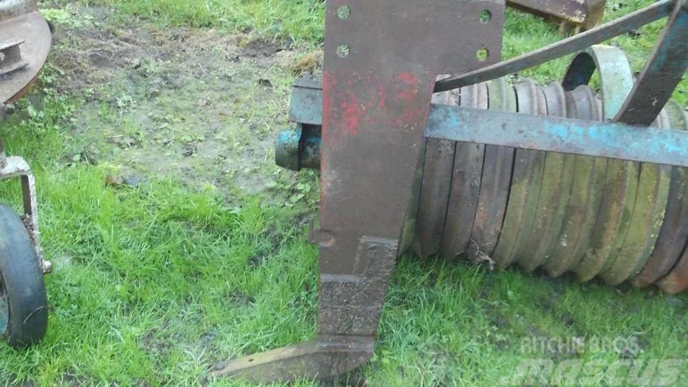 Mole plough / subsoiler - £480 Hagyományos ekék