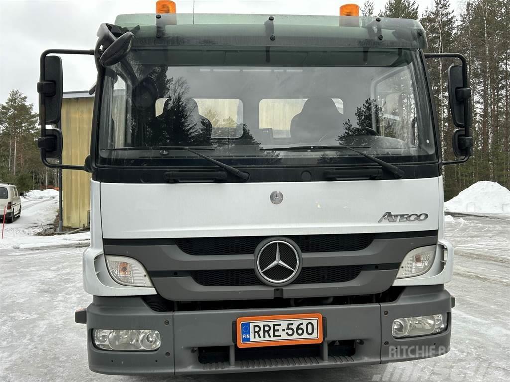 Mercedes-Benz Atego 1324 koukkulaitteella Horgos rakodó teherautók