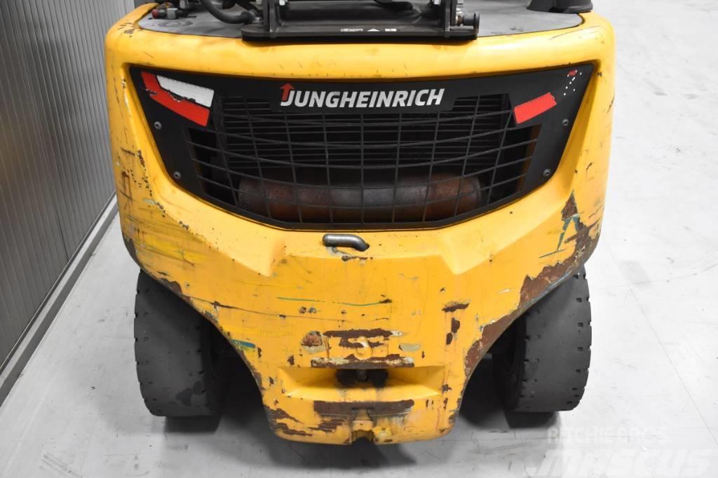 Jungheinrich TFG 425s Gázüzemű targoncák