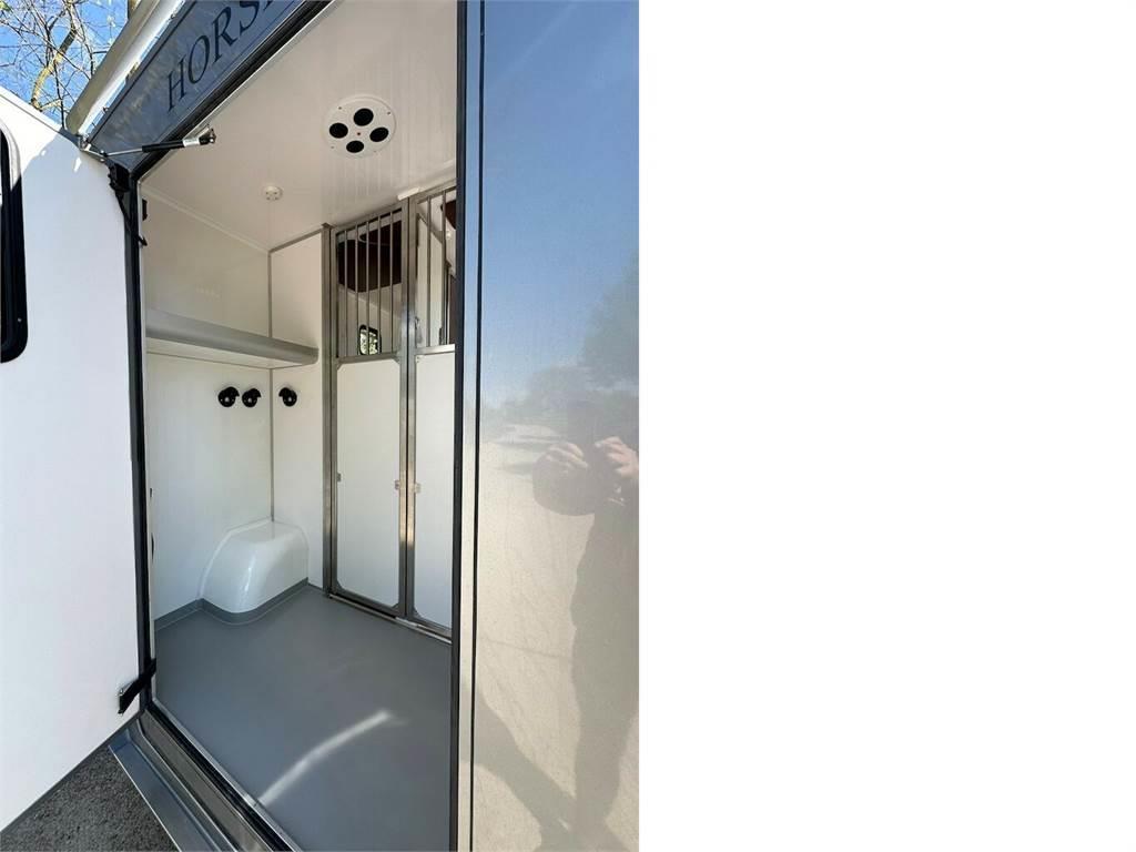 RENAULT Master Haras ATM 1-2 Pferde Automatik 180 PS Állatszállító teherautók