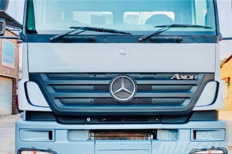 Mercedes-Benz Axor 3335 Egyéb
