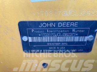 John Deere 317G Kompaktrakodók