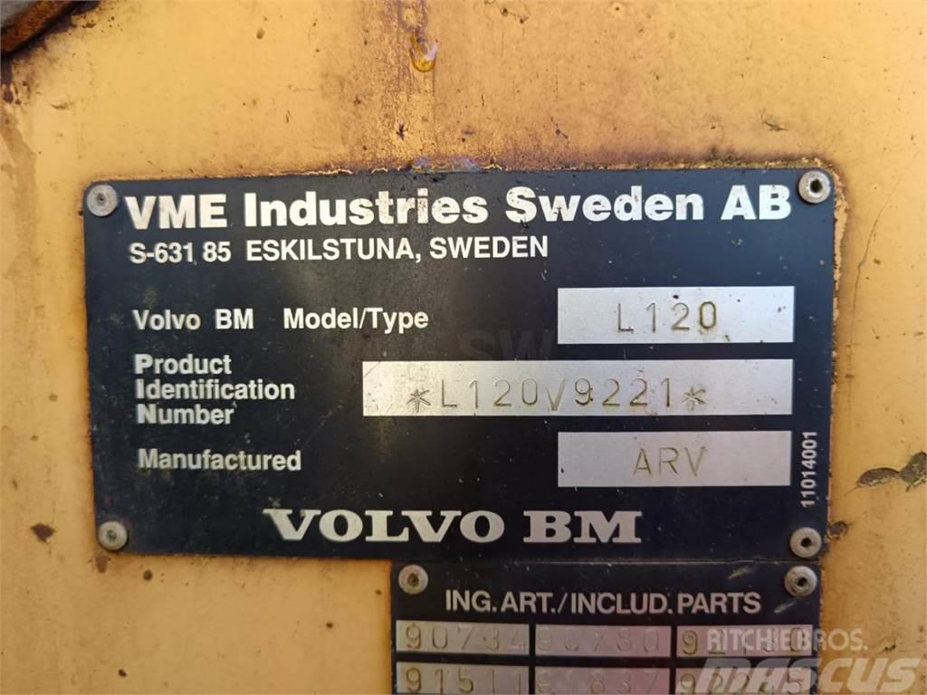 Volvo L 120 B Gumikerekes homlokrakodók