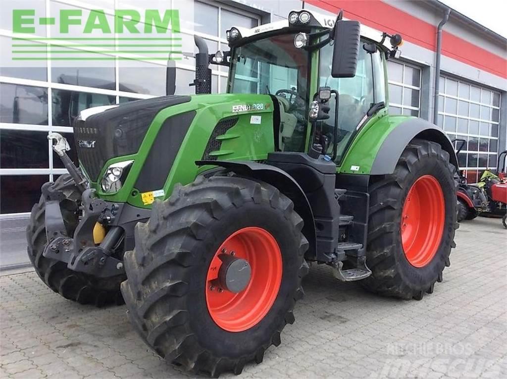 Fendt 828 vario s4 profi plus Traktorok