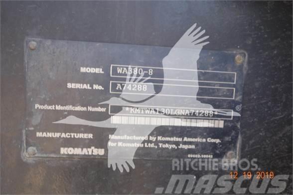 Komatsu WA380-8 Gumikerekes homlokrakodók