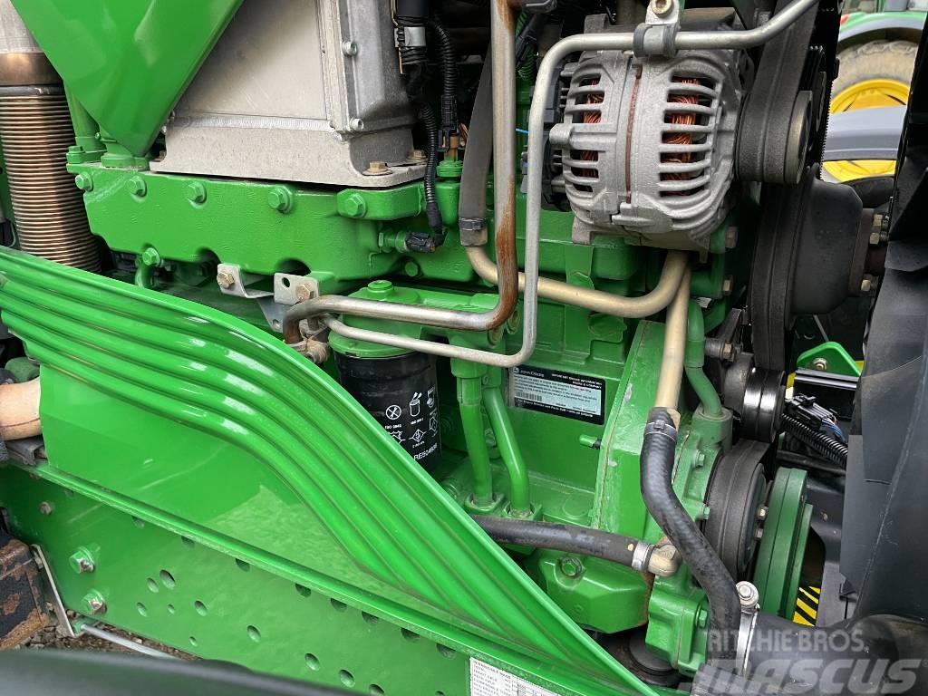 John Deere 6830 Premium AutoPowr Traktorok