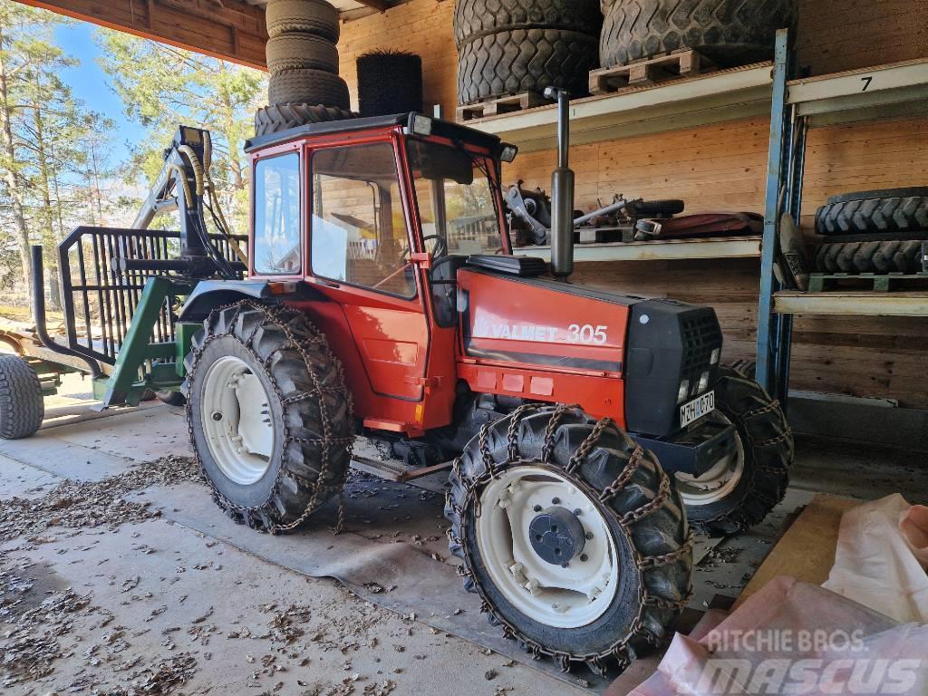 Valmet 305 + Farma5,1-8 Traktorok