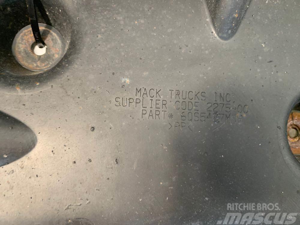 Mack CXU613 Egyéb tartozékok