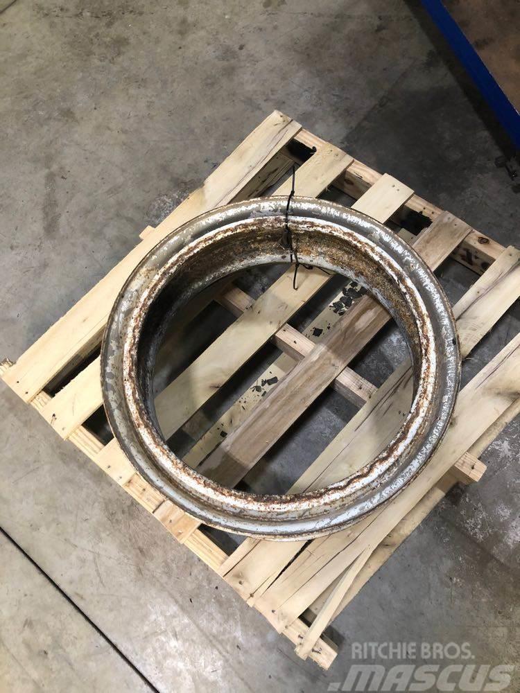  Steel Wheel Gumiabroncsok, kerekek és felnik