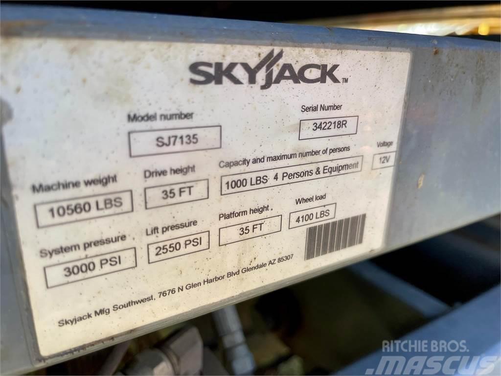 SkyJack SJ7135RT Ollós emelők