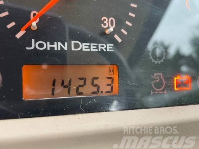 John Deere 4720 Traktorok