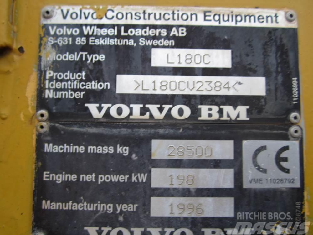 Volvo L180C til ophug Gumikerekes homlokrakodók