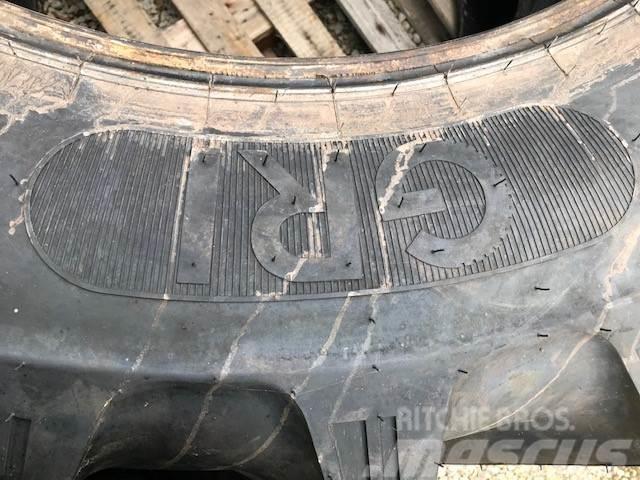  Rear Tyres Gumiabroncsok, kerekek és felnik