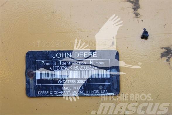 John Deere 329D Kompaktrakodók
