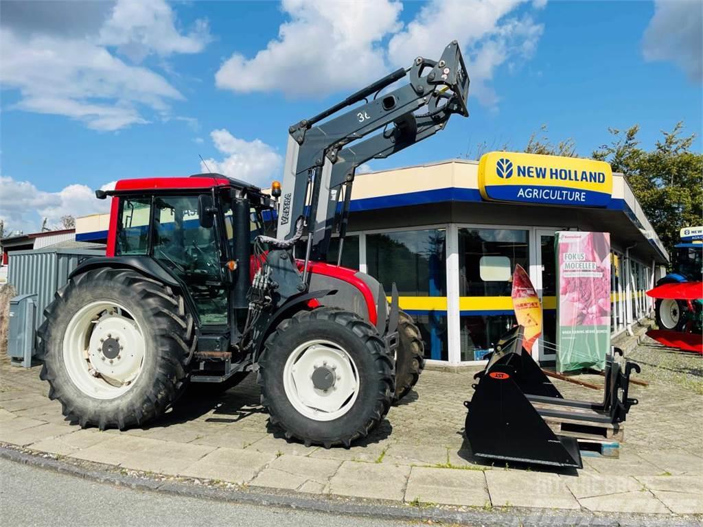 Valtra A83 Traktorok