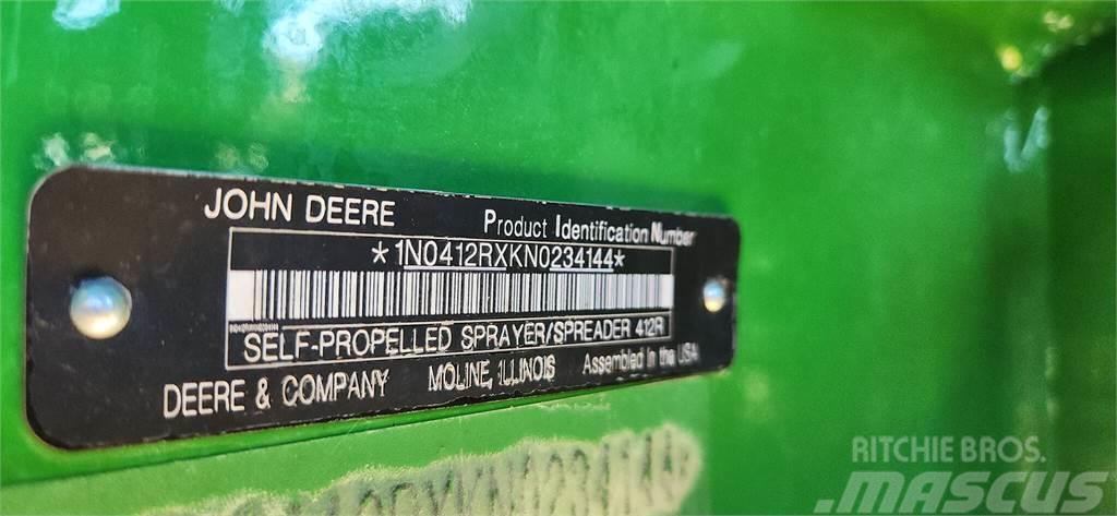 John Deere 412R Vontatott trágyaszórók