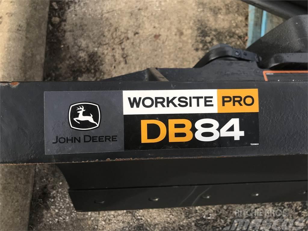 John Deere DB84 Egyebek