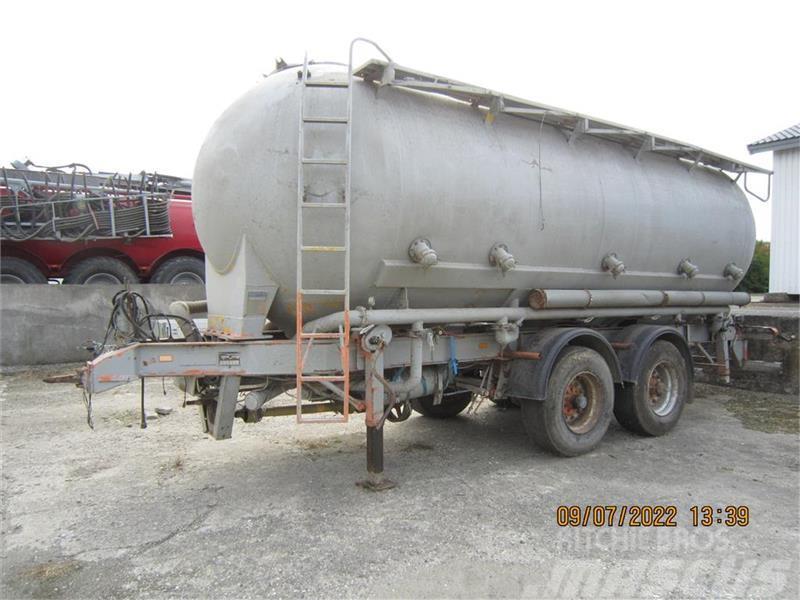  - - -  Foderbus 15 tons 5 rum Egyéb mezőgazdasági pótkocsik