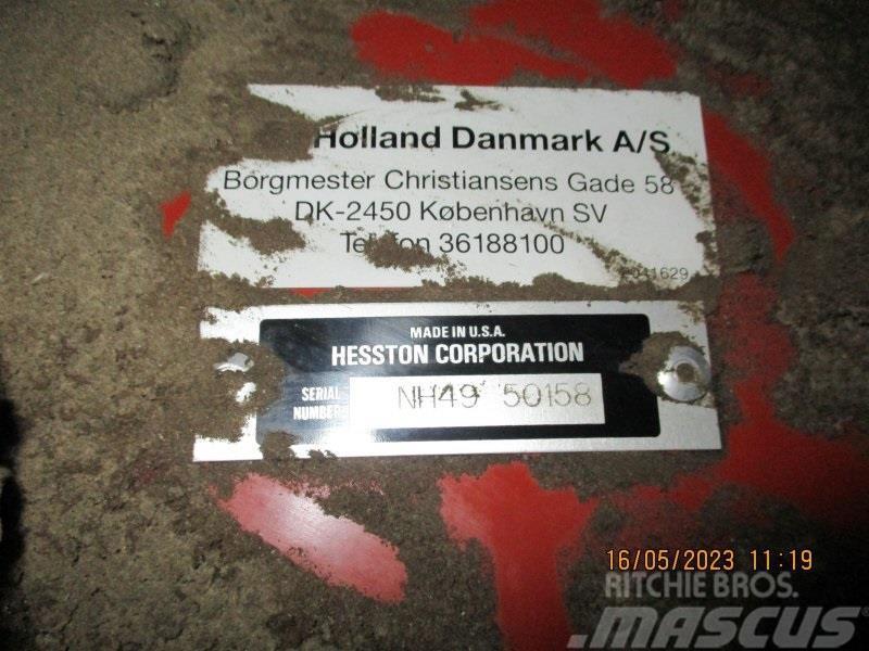 New Holland 4990 Dæk skiftet Szögletes bálázók