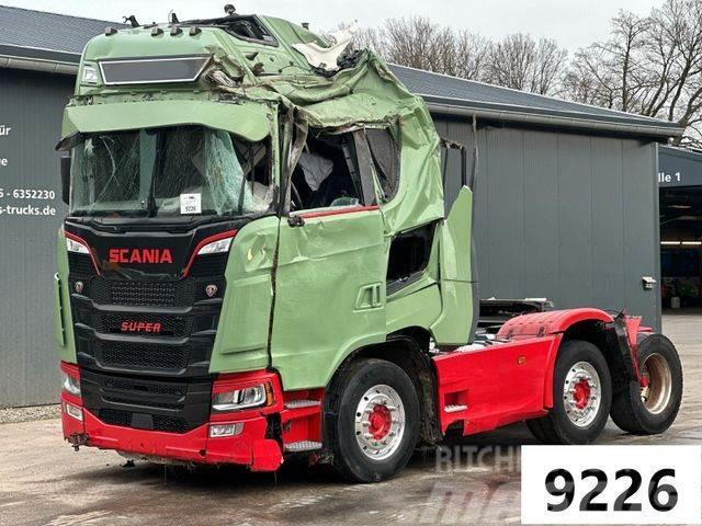 Scania S650 V8 Euro6 6x2 *Unfallschaden Nyergesvontatók