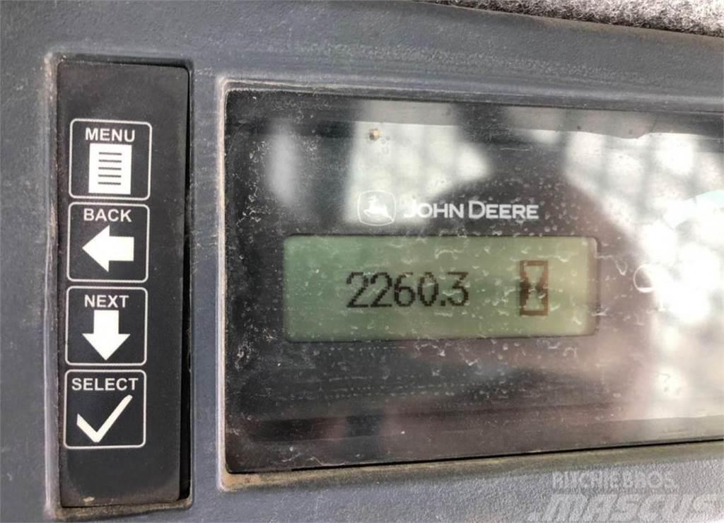 John Deere 323D Kompaktrakodók
