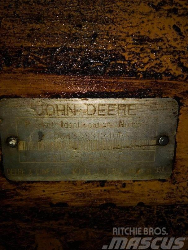 John Deere 643D Döntő-rakásolók
