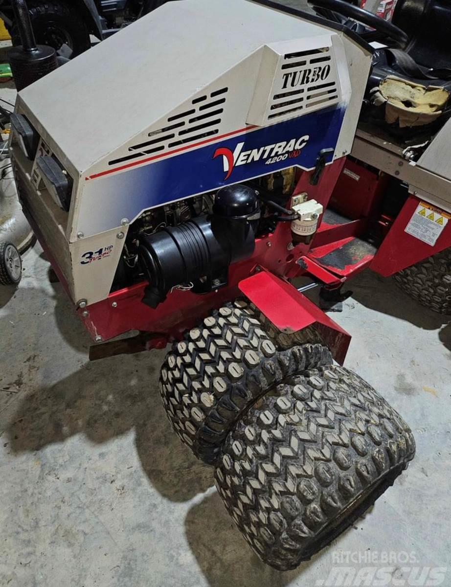Ventrac 4200 VXD Traktorok