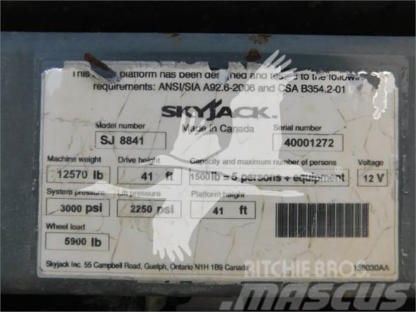 SkyJack SJ8841RT Ollós emelők