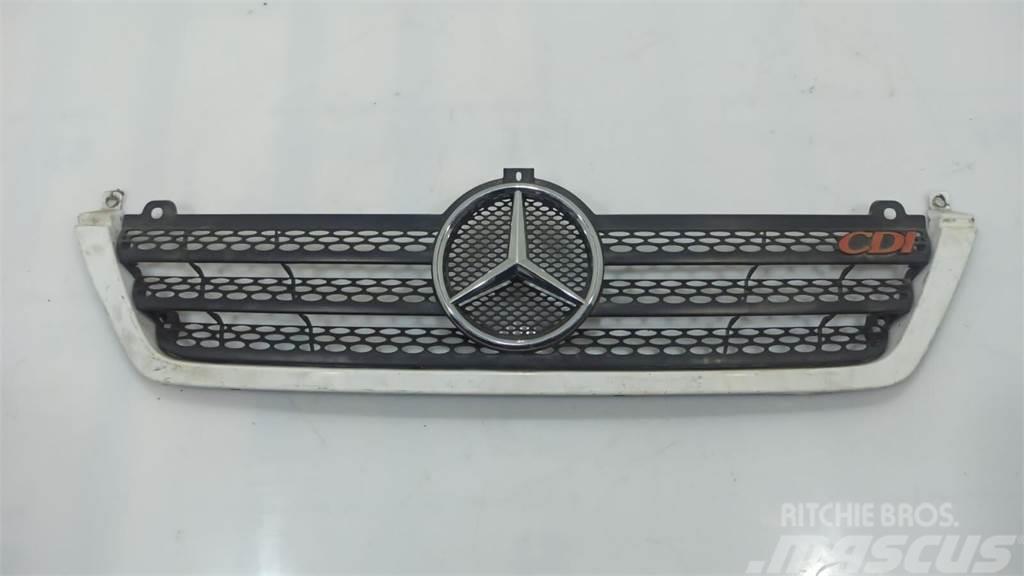 Mercedes-Benz Sprinter CDI 1995-2006 Vezetőfülke és belső tartozékok