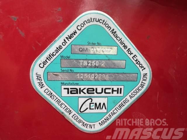 Takeuchi TB250-2 Mini kotrók < 7t