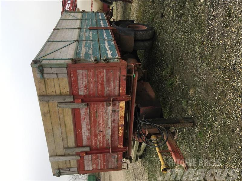  - - -  Overskåret lastvogn Billenő Mezőgazdasági pótkocsik